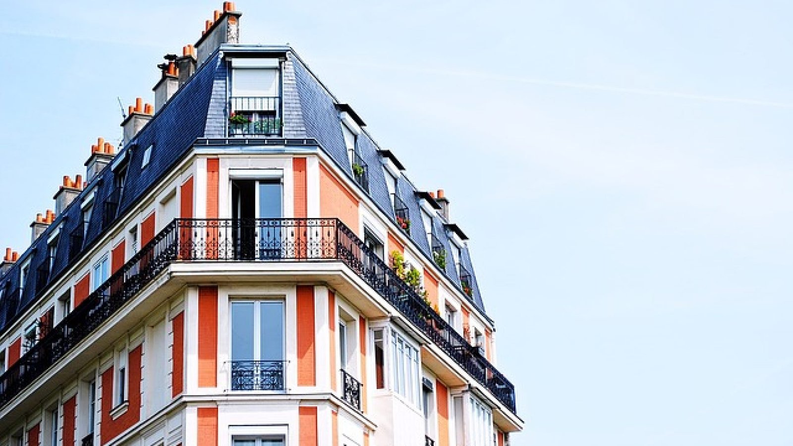 25_4_apartment-building-1149751_640
